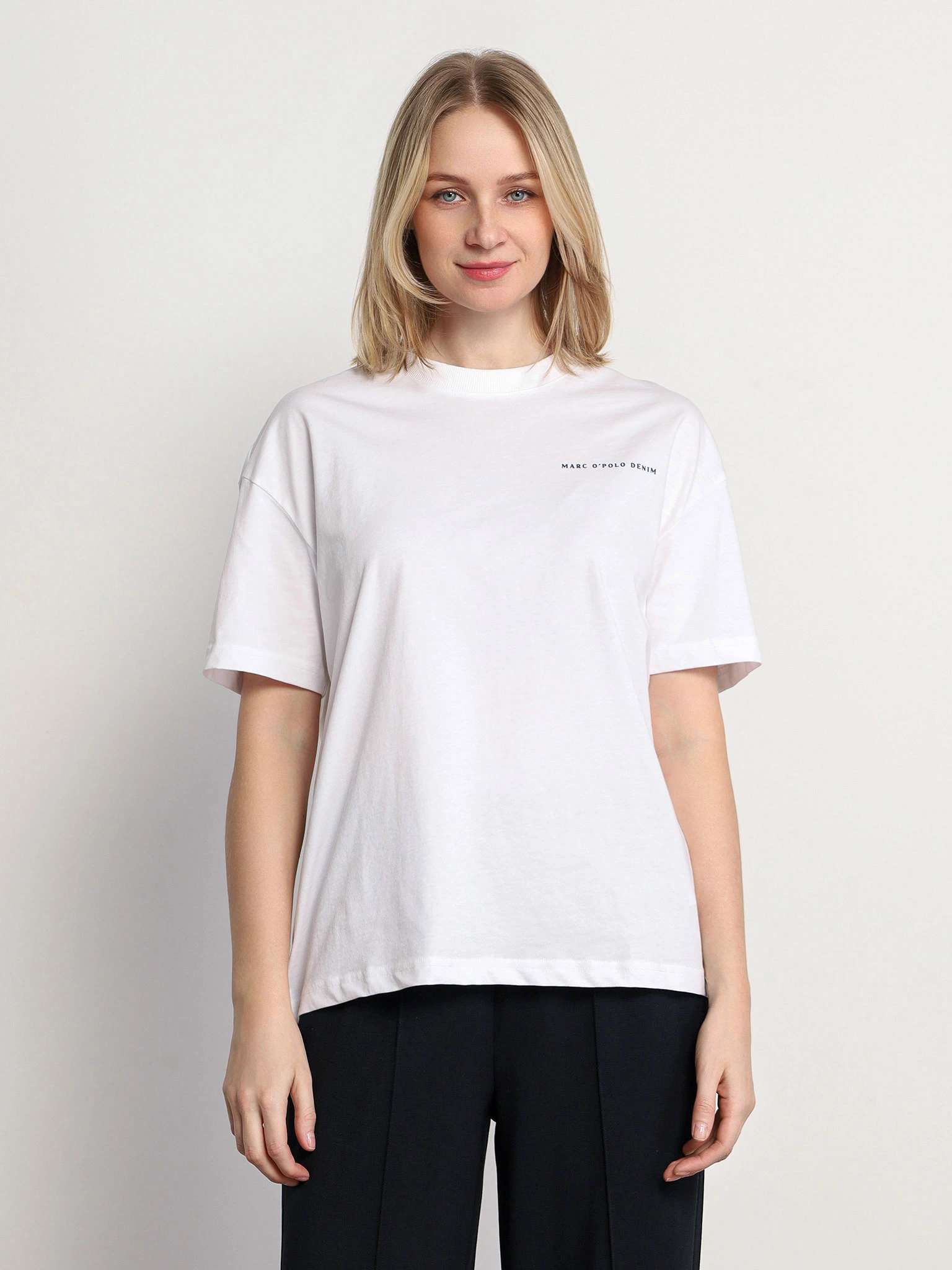 Футболка белого цвета из хлопка 